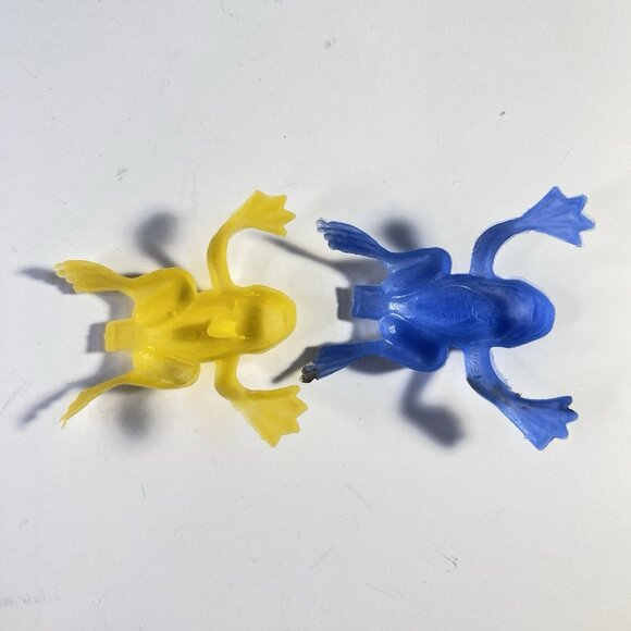 Vintage Hong Kong Plastic Toy Frogs Yellow and Blue 1970s - Picture 5 of 7